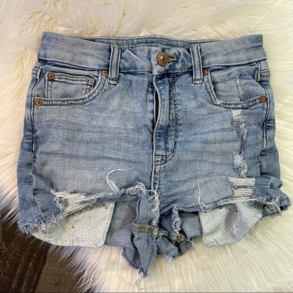 American Eagle Distressed Curvy Hi-Rise Shortie size 0 - Picture 7 of 9